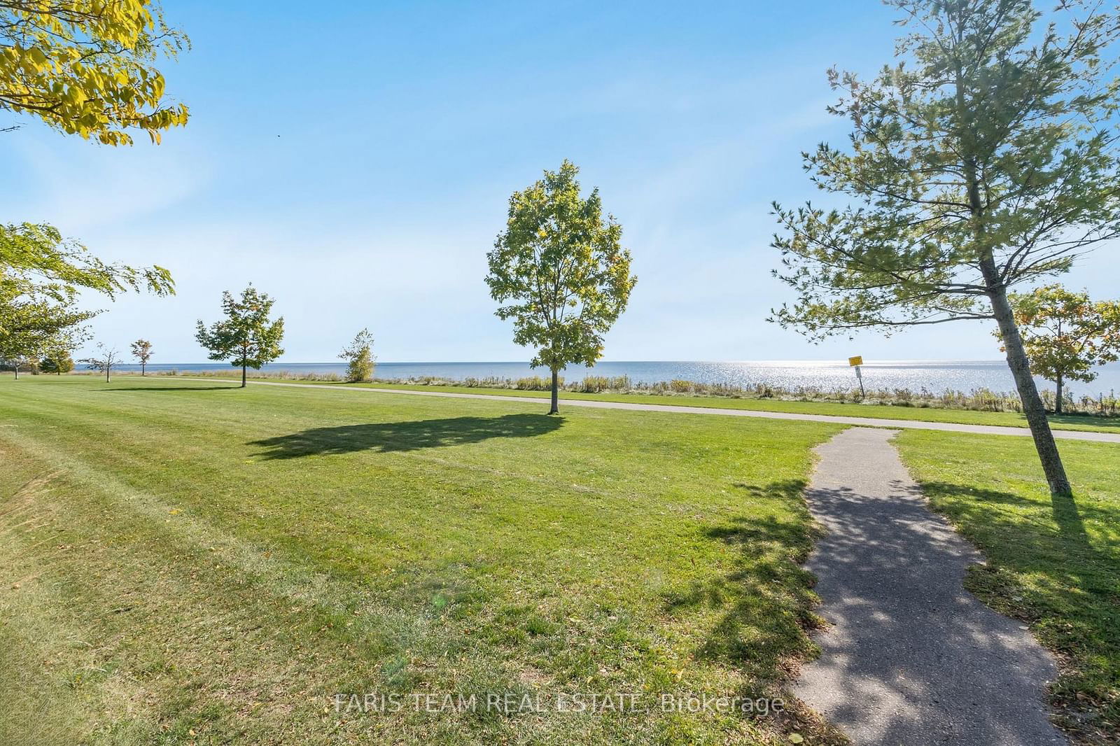 375 Lakebreeze Dr, unit 307 for sale