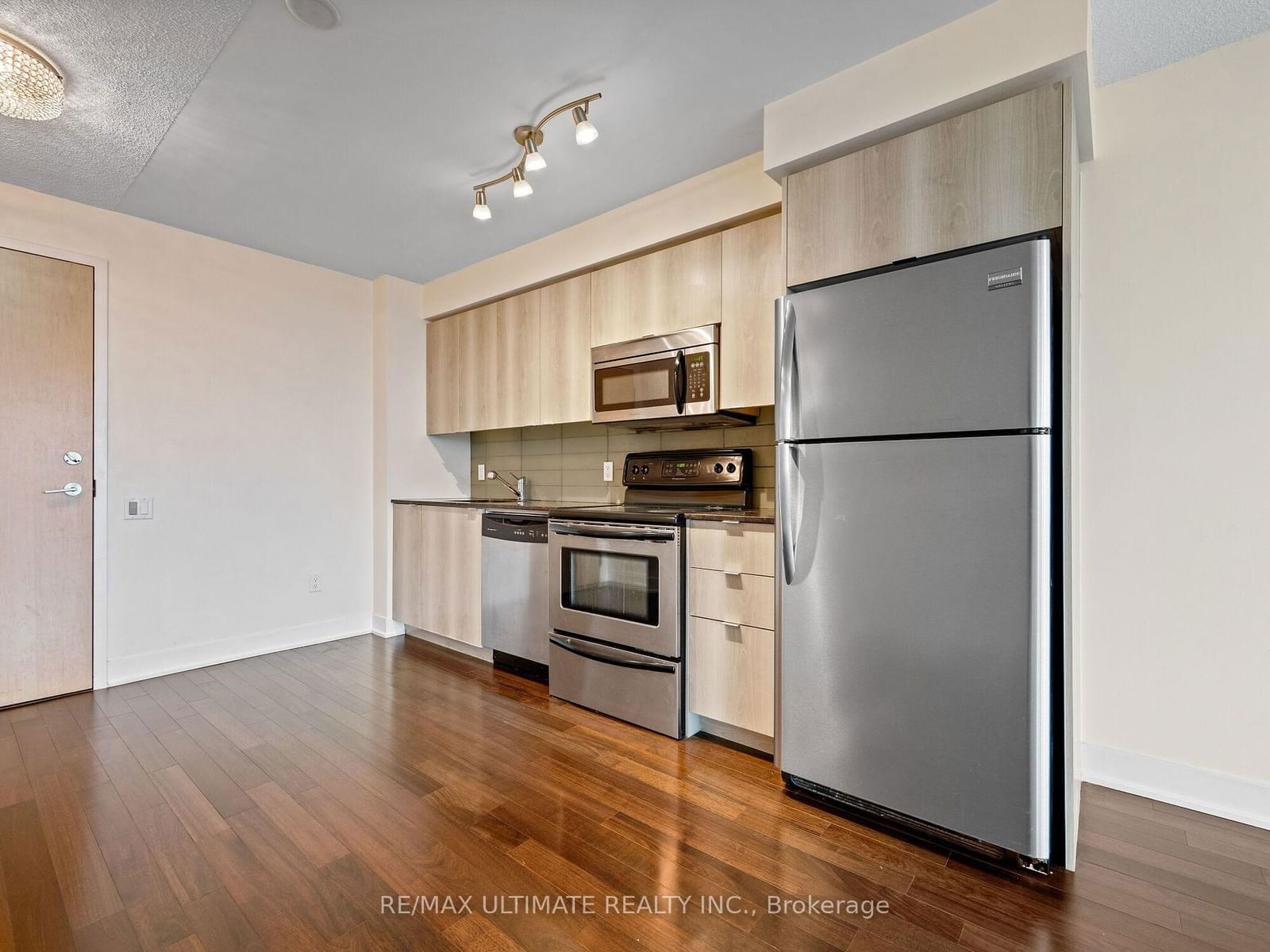 1048 Broadview Ave, unit 1204 for rent