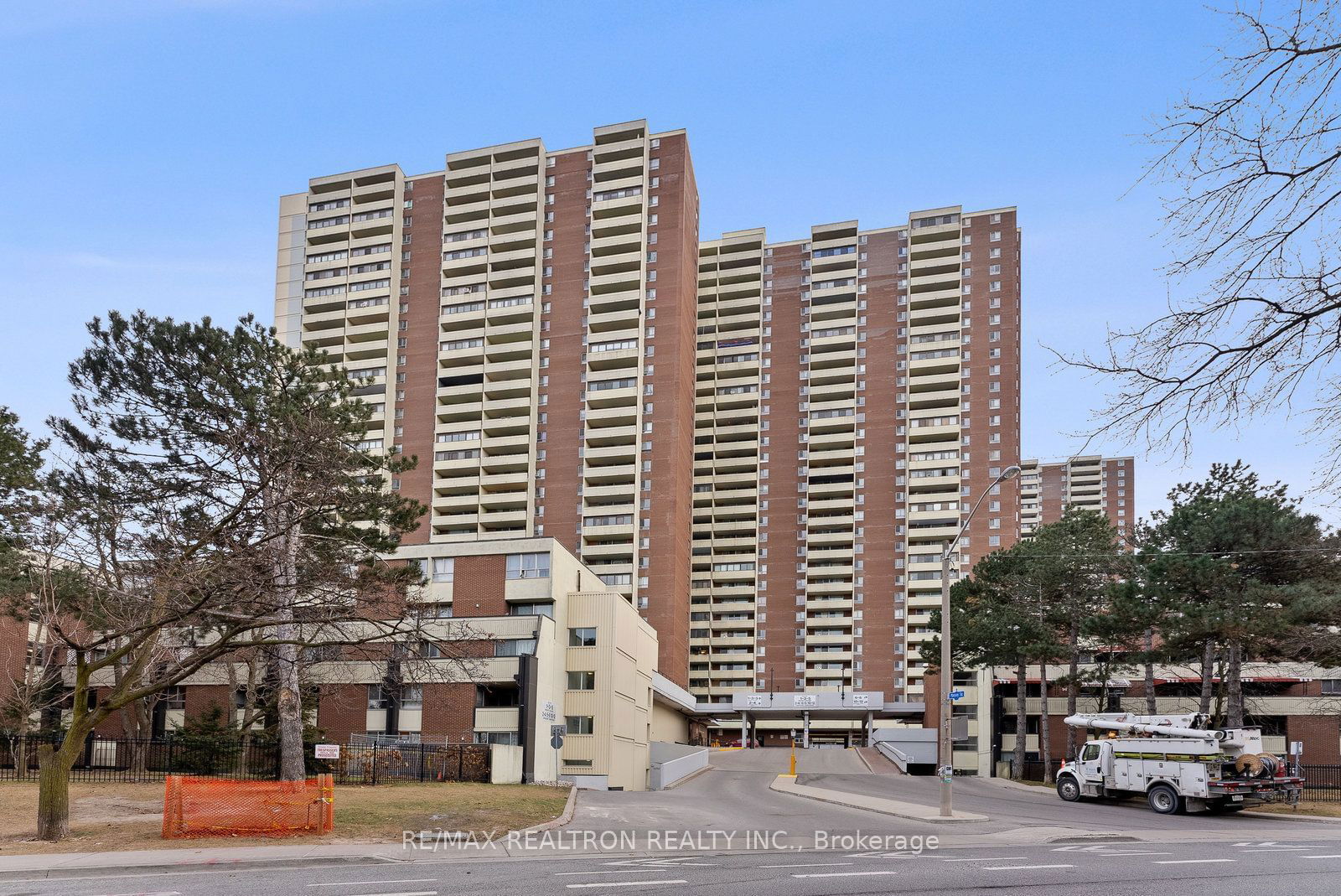 1 Massey Sq, unit 1110 for sale