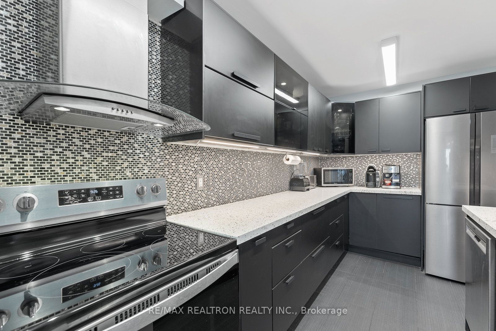 1 Massey Sq, unit 1110 for sale