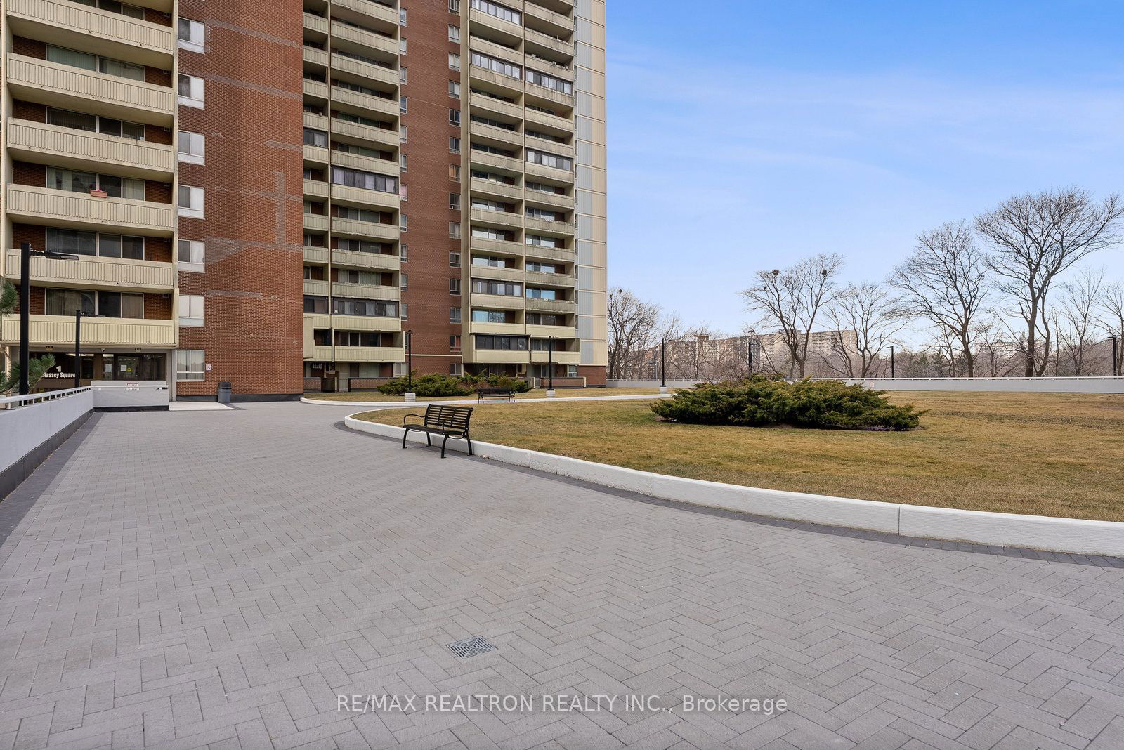 1 Massey Sq, unit 1110 for sale