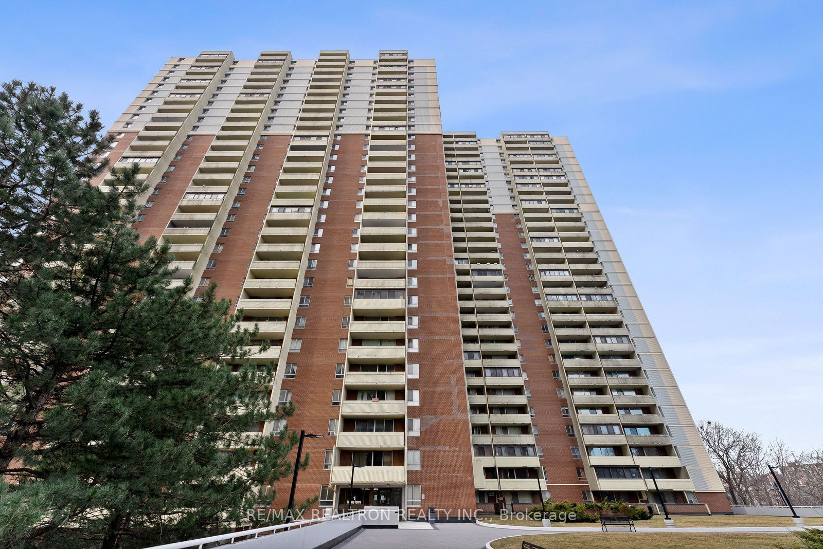 1 Massey Sq, unit 1110 for sale