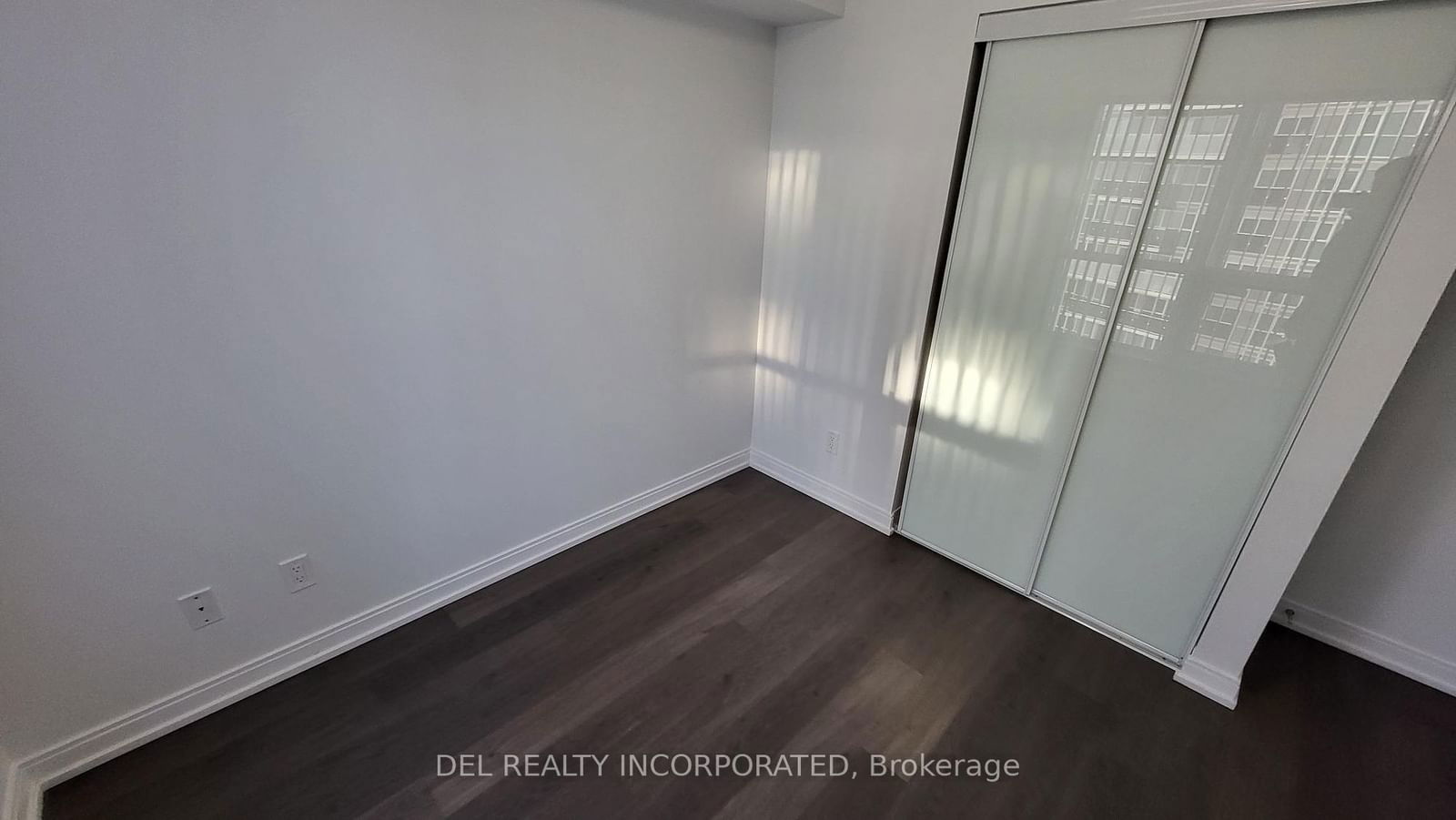 255 Village Green Sq, unit 1801 for rent