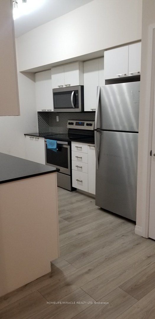 2152 Lawrence Ave E, unit 105 for rent