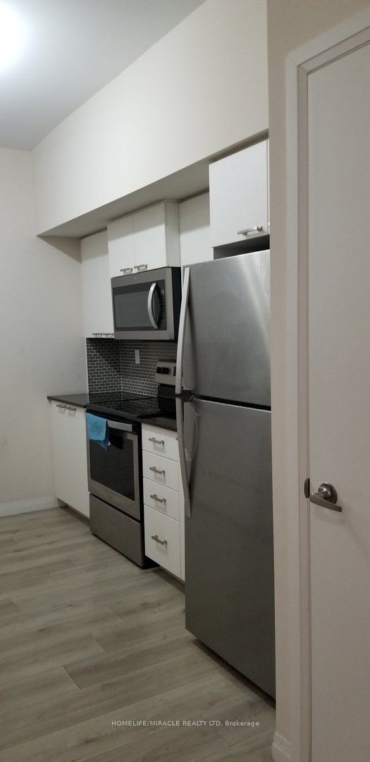 2152 Lawrence Ave E, unit 105 for rent