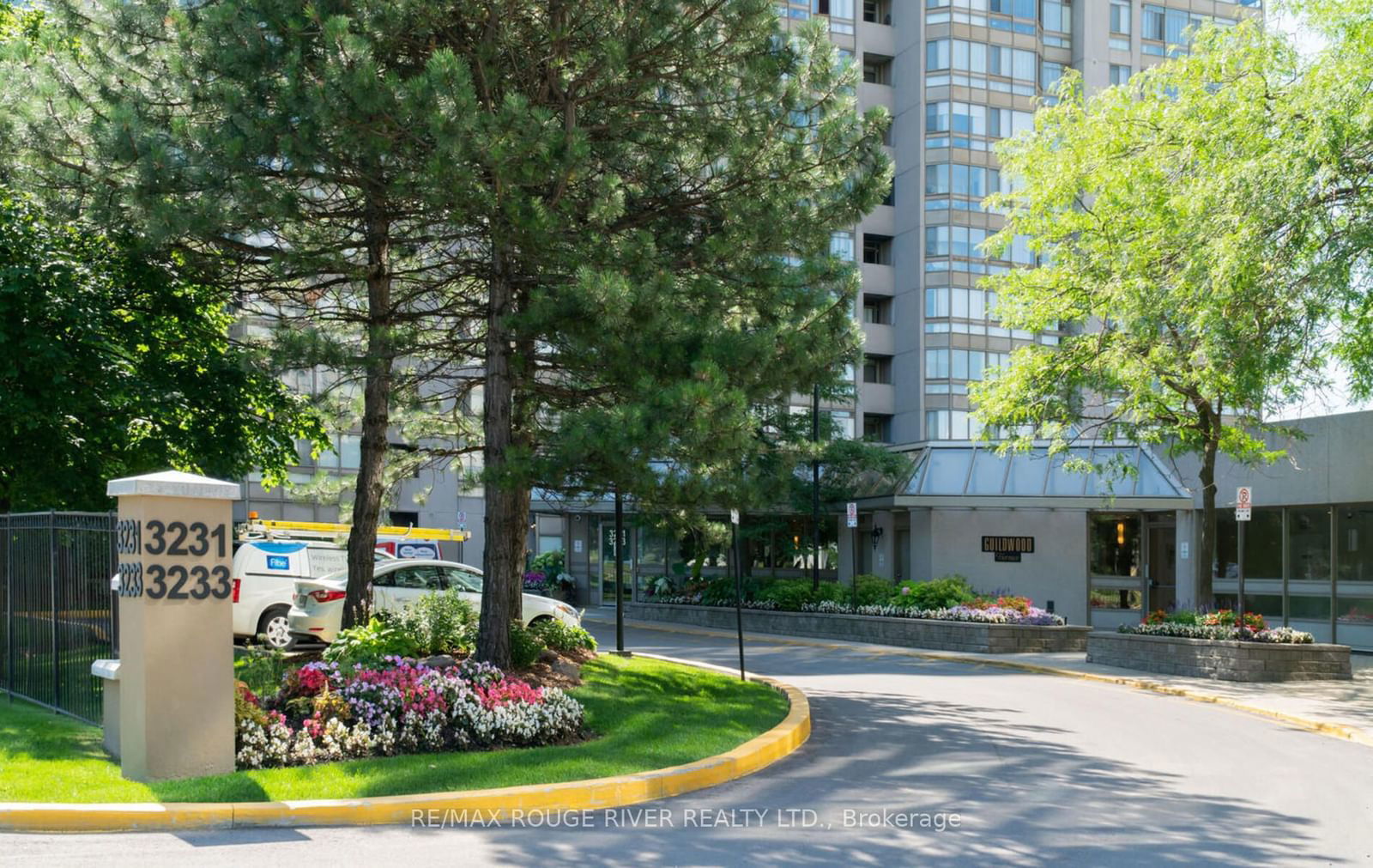 3233 Eglinton Ave E, unit 1606 for sale