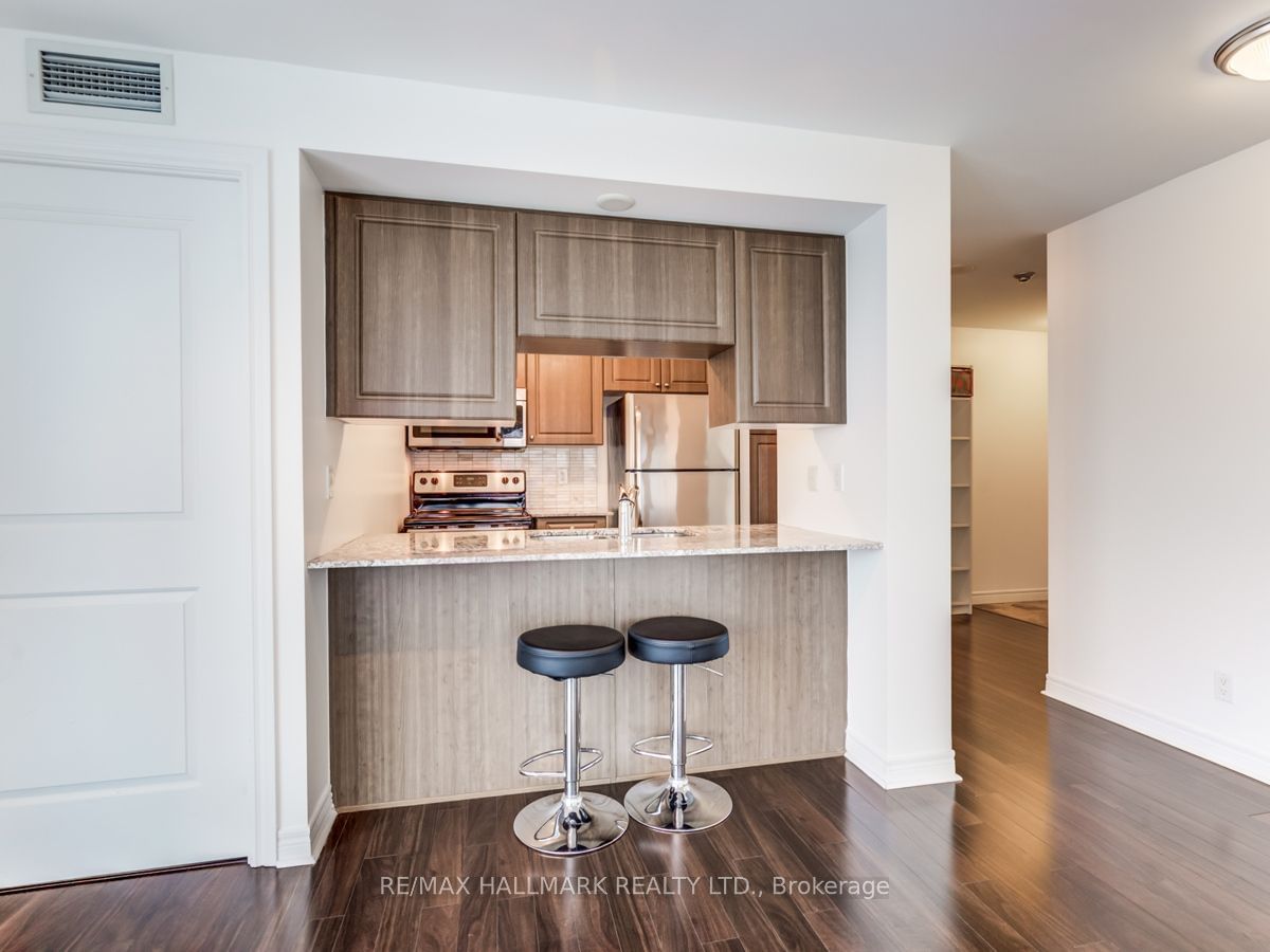 50 Town Centre Crt, unit 2402 for rent