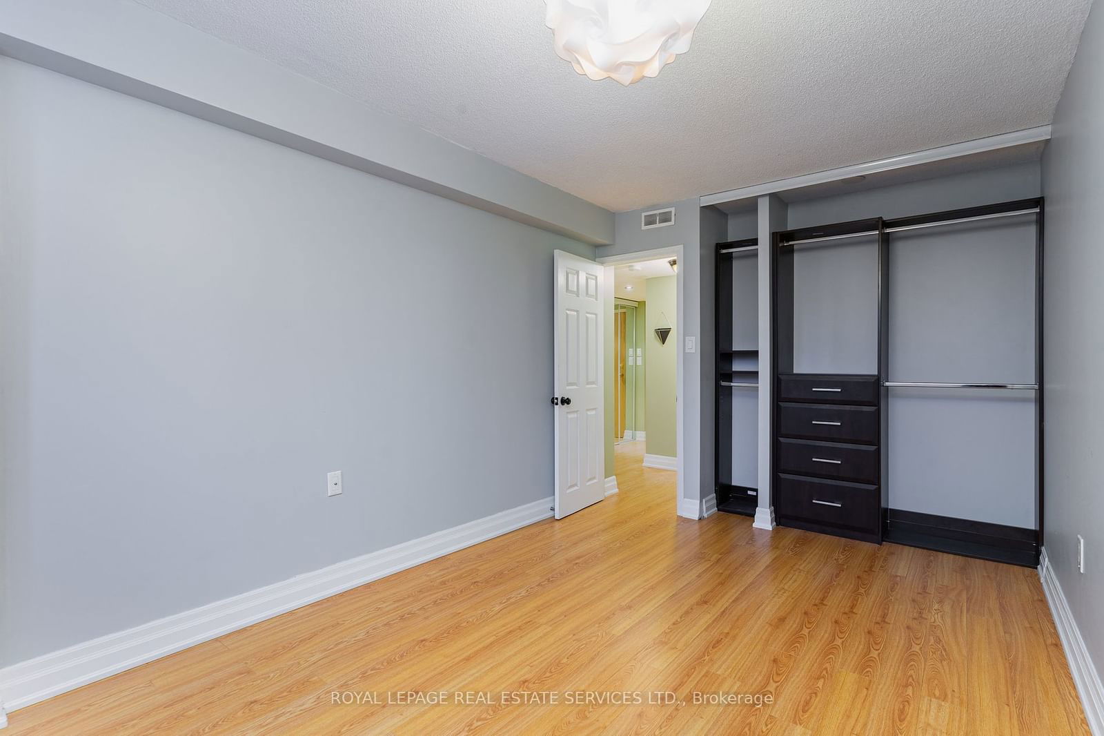 757 Victoria Pk Ave, unit 308 for sale