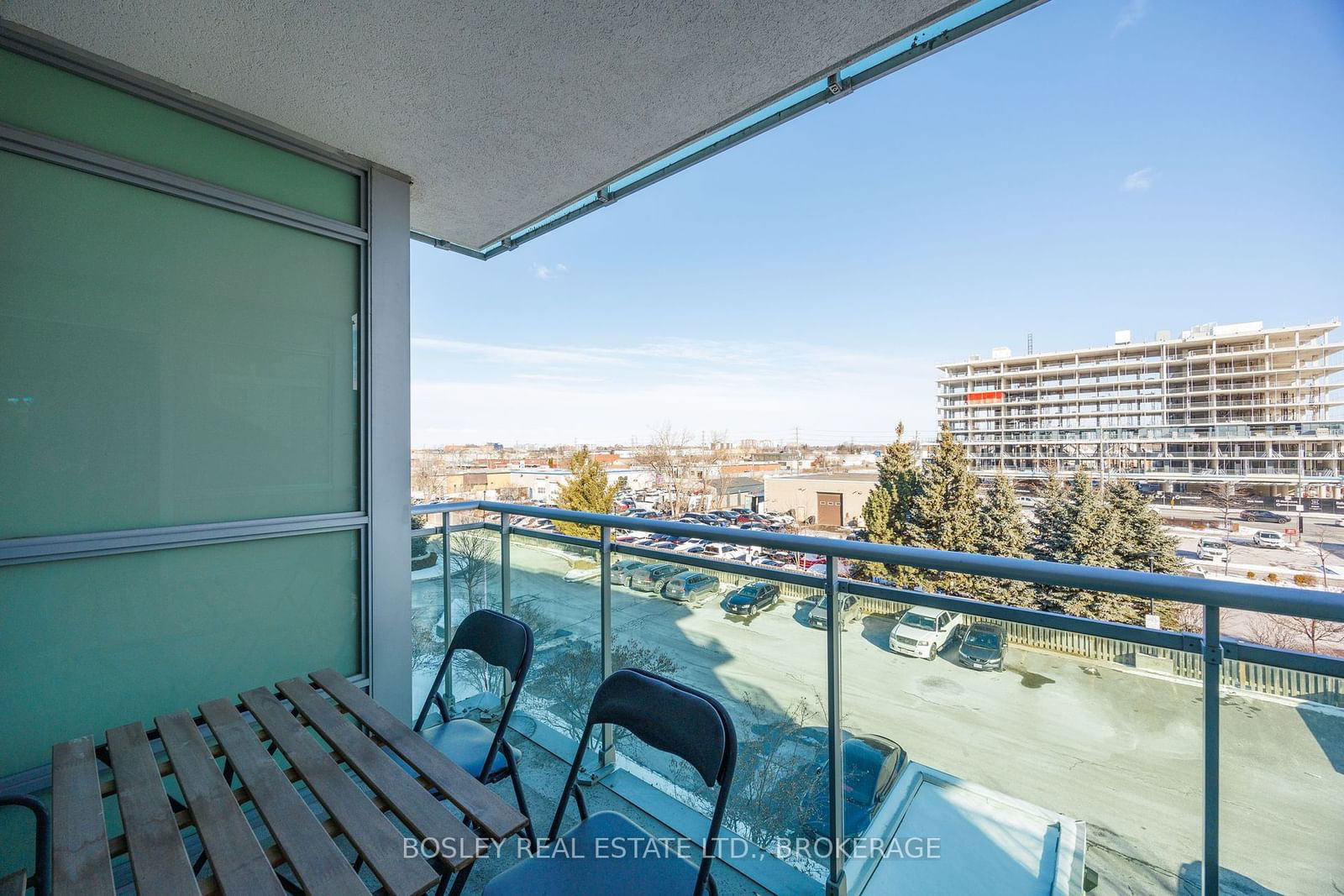 60 Fairfax Cres, unit 408 for sale