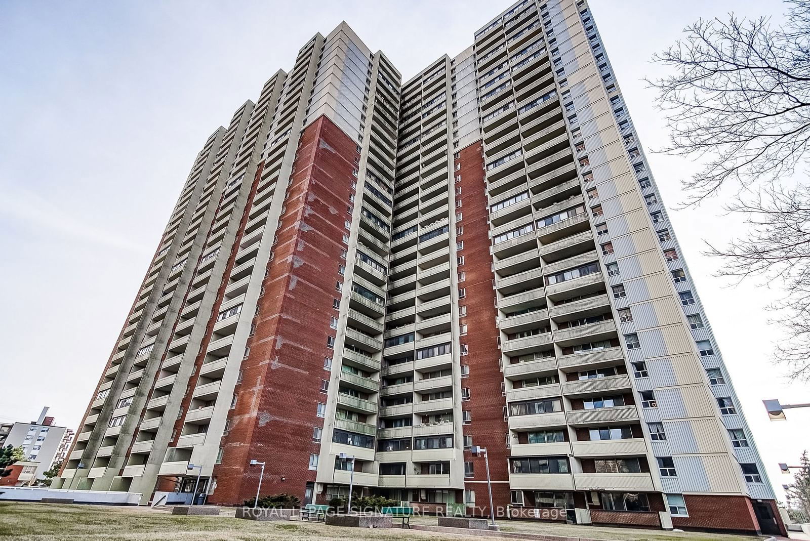 1 Massey Sq, unit 2007 for sale