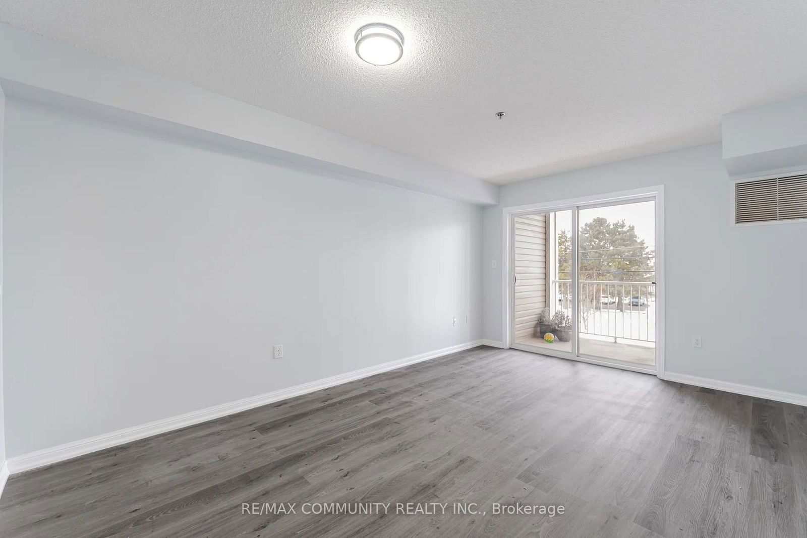 5225 Finch Ave E, unit 310 for sale