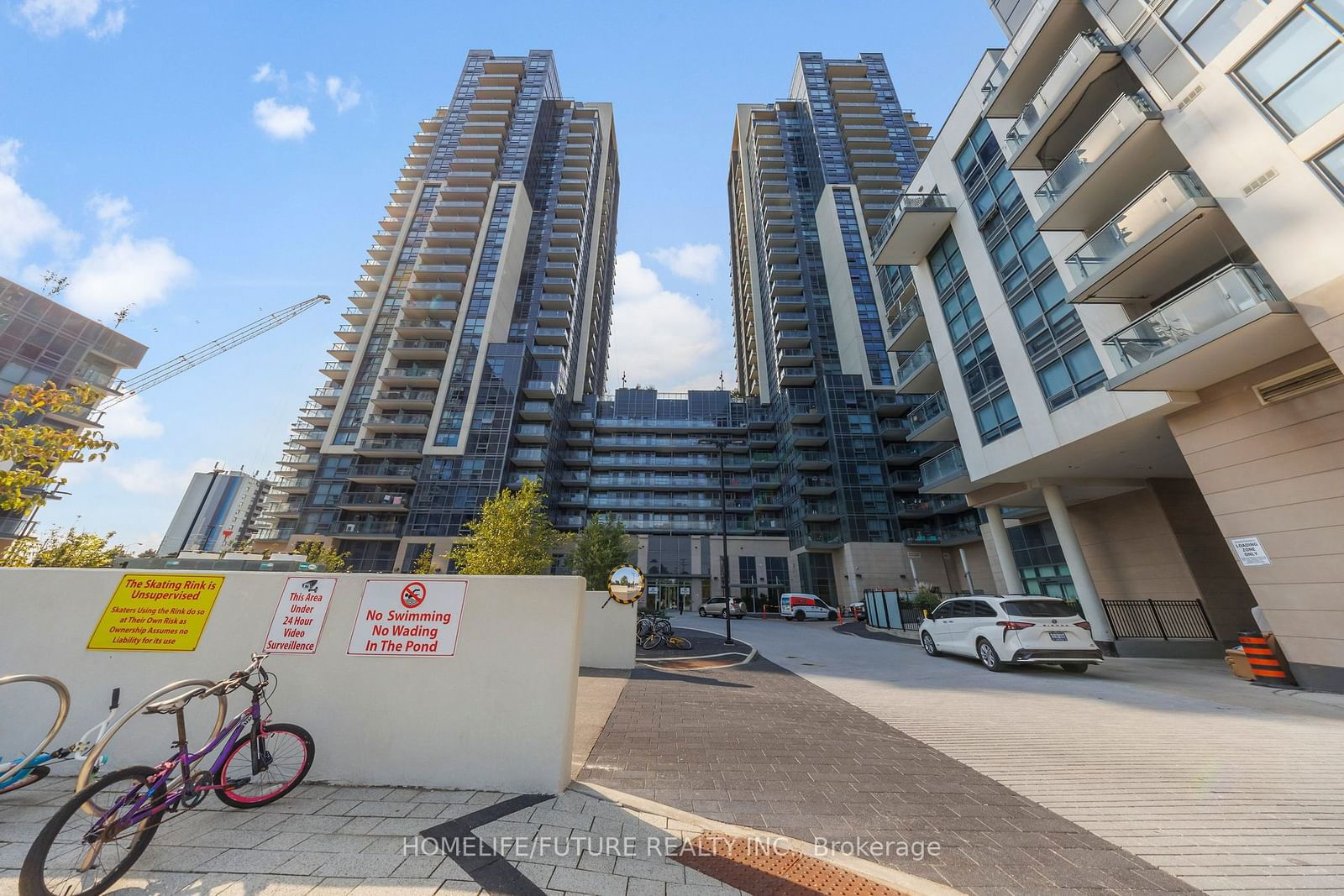 20 Meadowglen Pl, unit 521 for sale