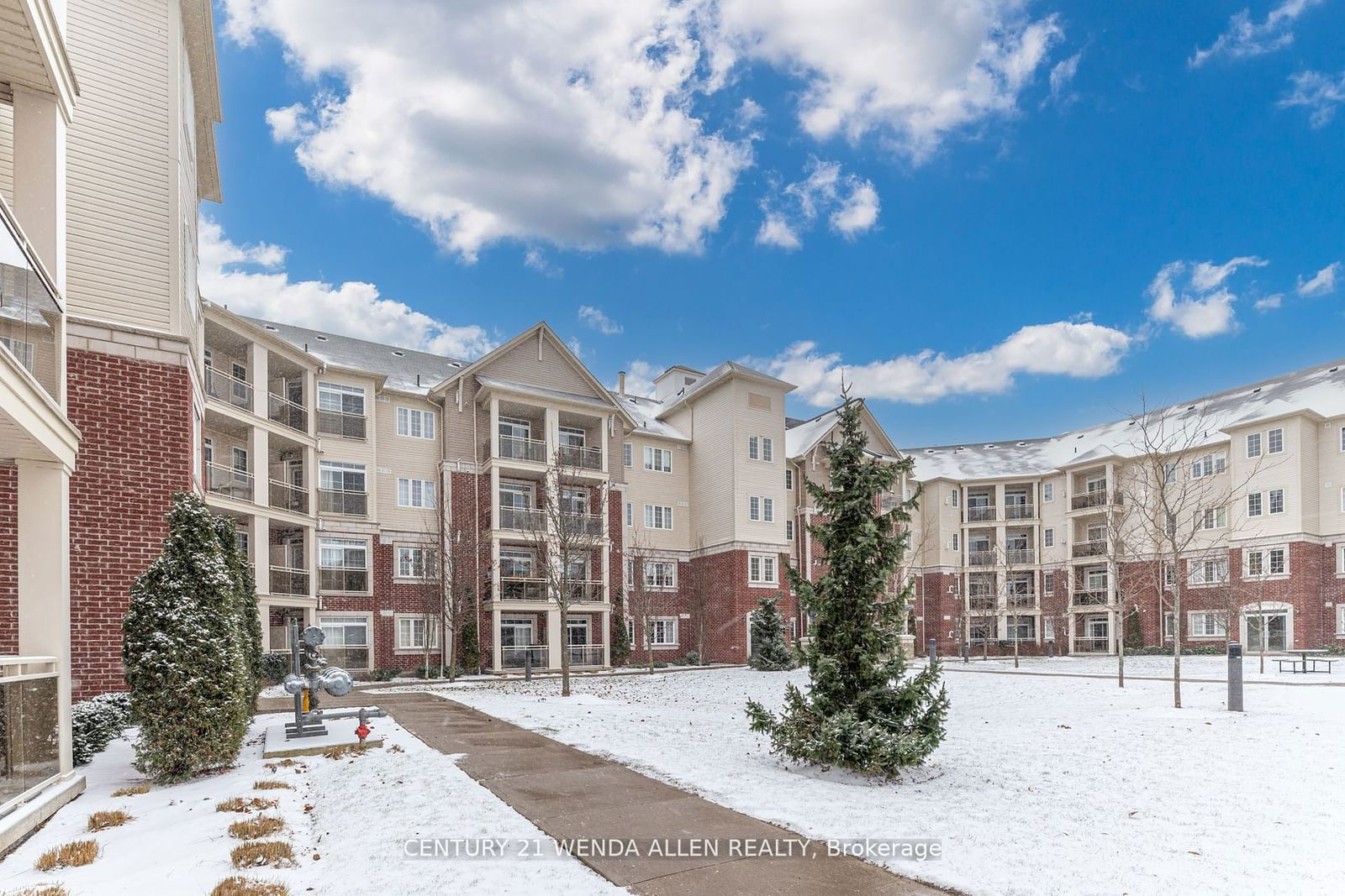 84 Aspen Springs Dr, unit 211 for sale