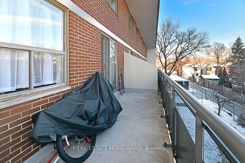 1071 Woodbine Avenue Condos, East York, Toronto