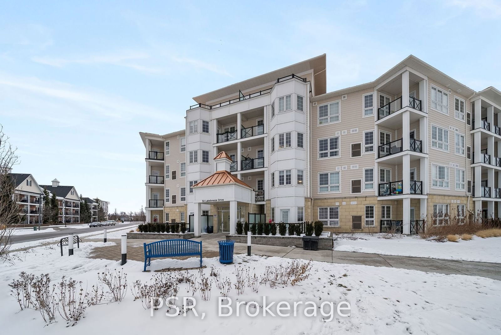 50 Lakebreeze Dr S, unit 118 for sale