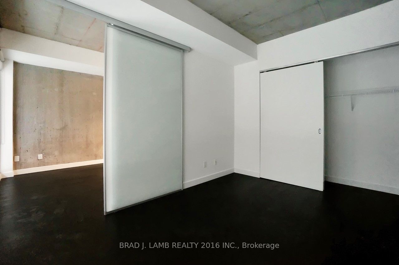 90 Broadview Ave, unit 213 for rent