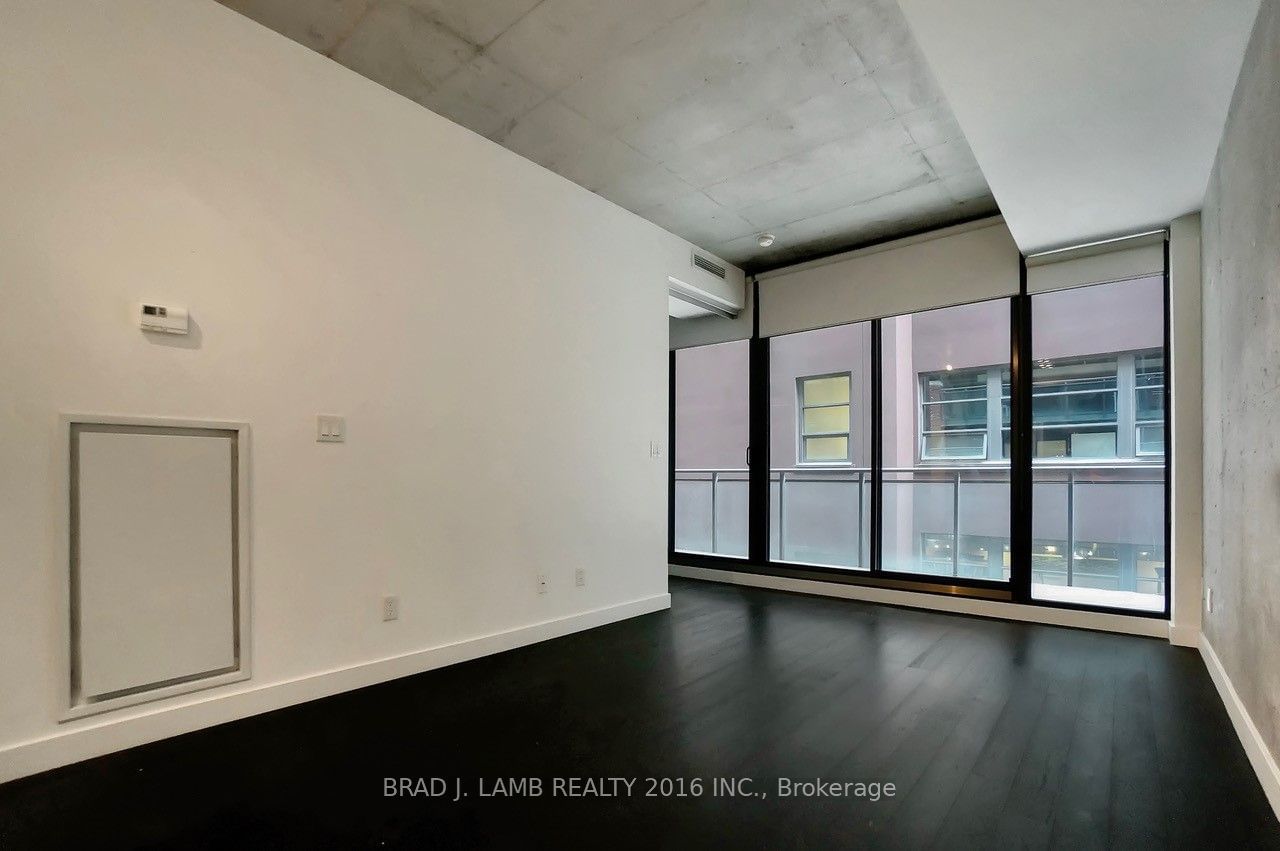 90 Broadview Ave, unit 213 for rent