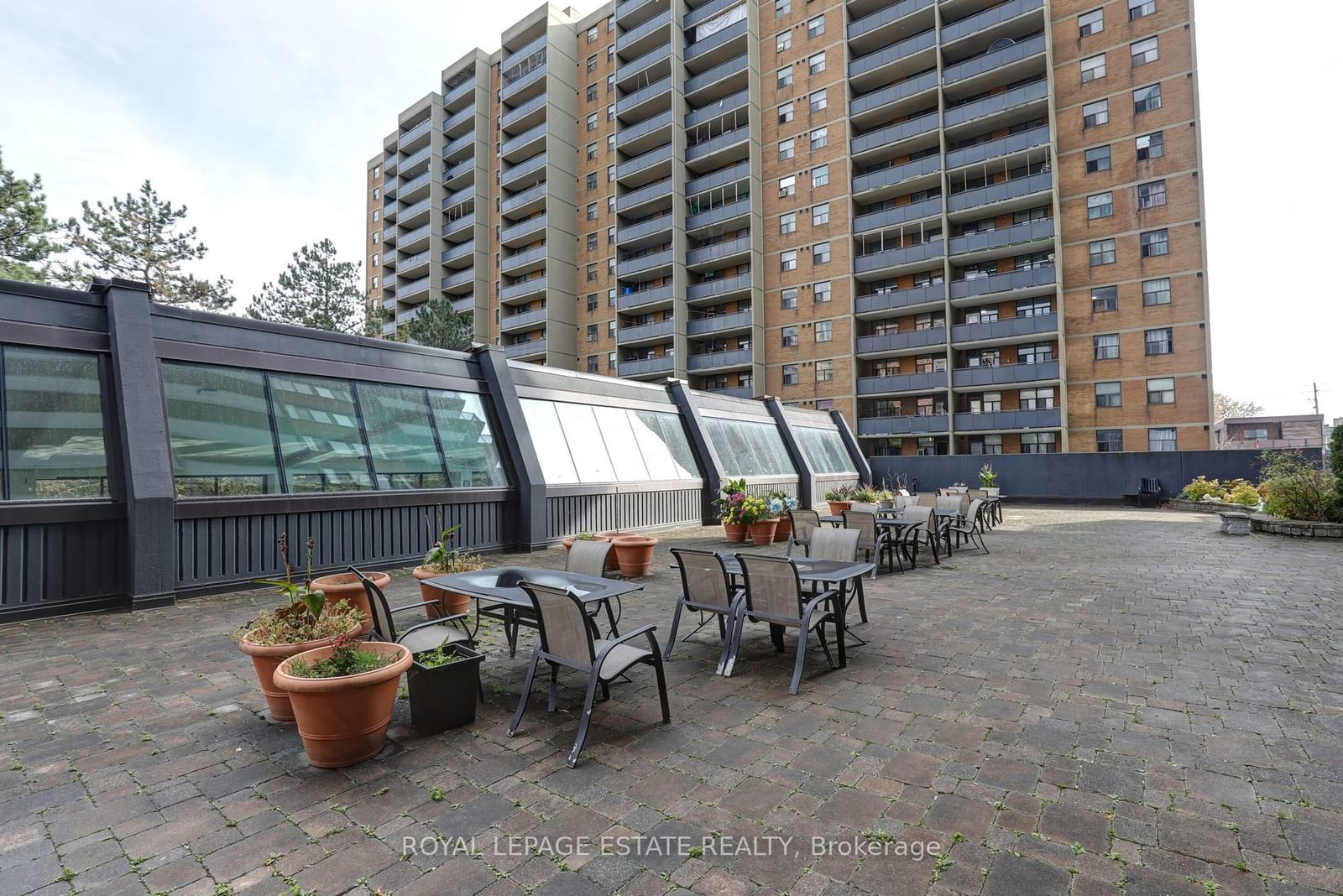 757 Victoria Park Ave, unit 906 for sale