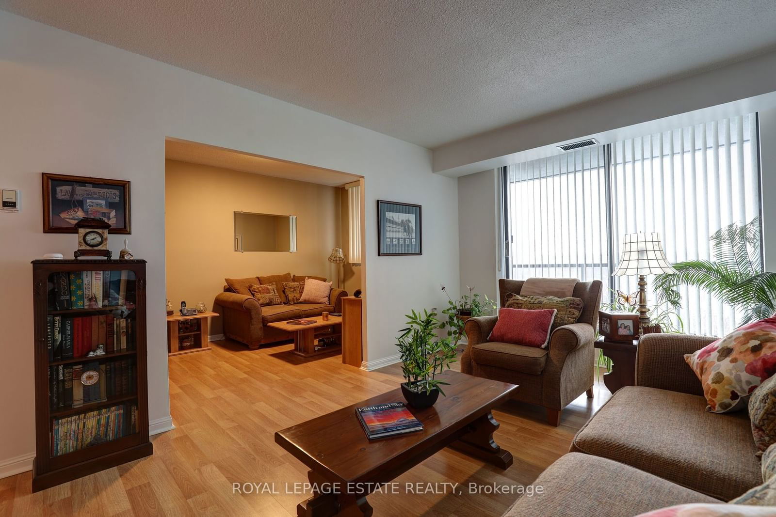 757 Victoria Park Ave, unit 906 for sale