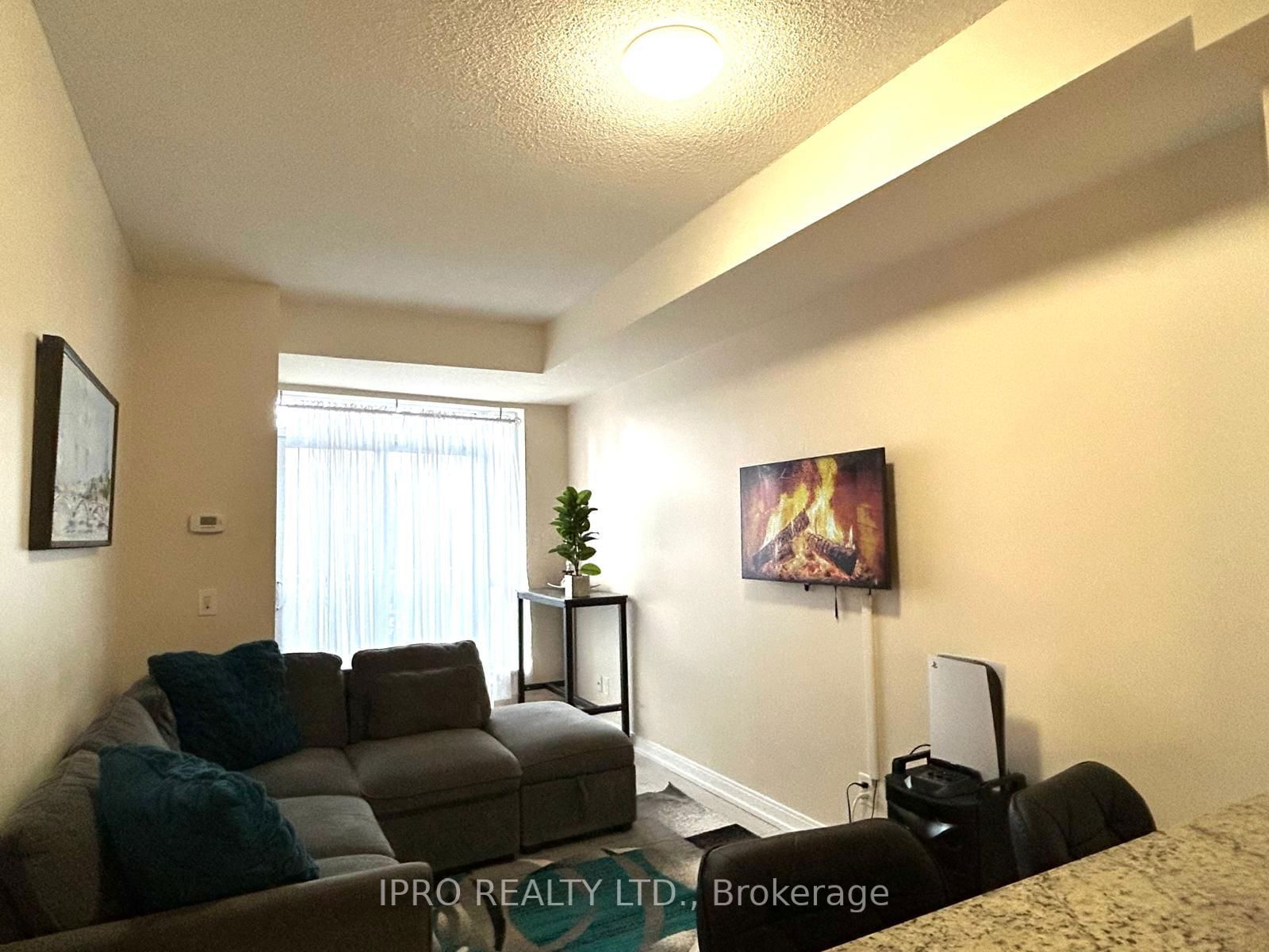 181 VILLAGE GREEN Sq, unit 214 for sale