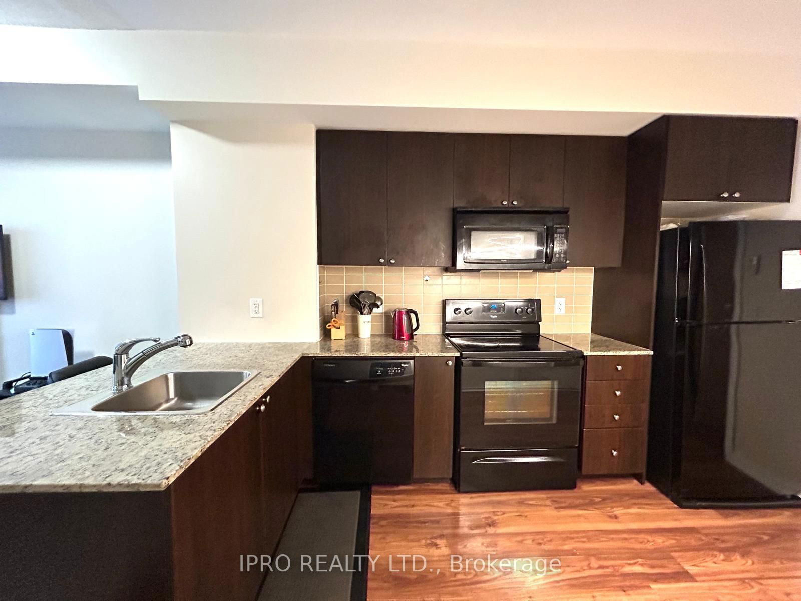 181 VILLAGE GREEN Sq, unit 214 for sale