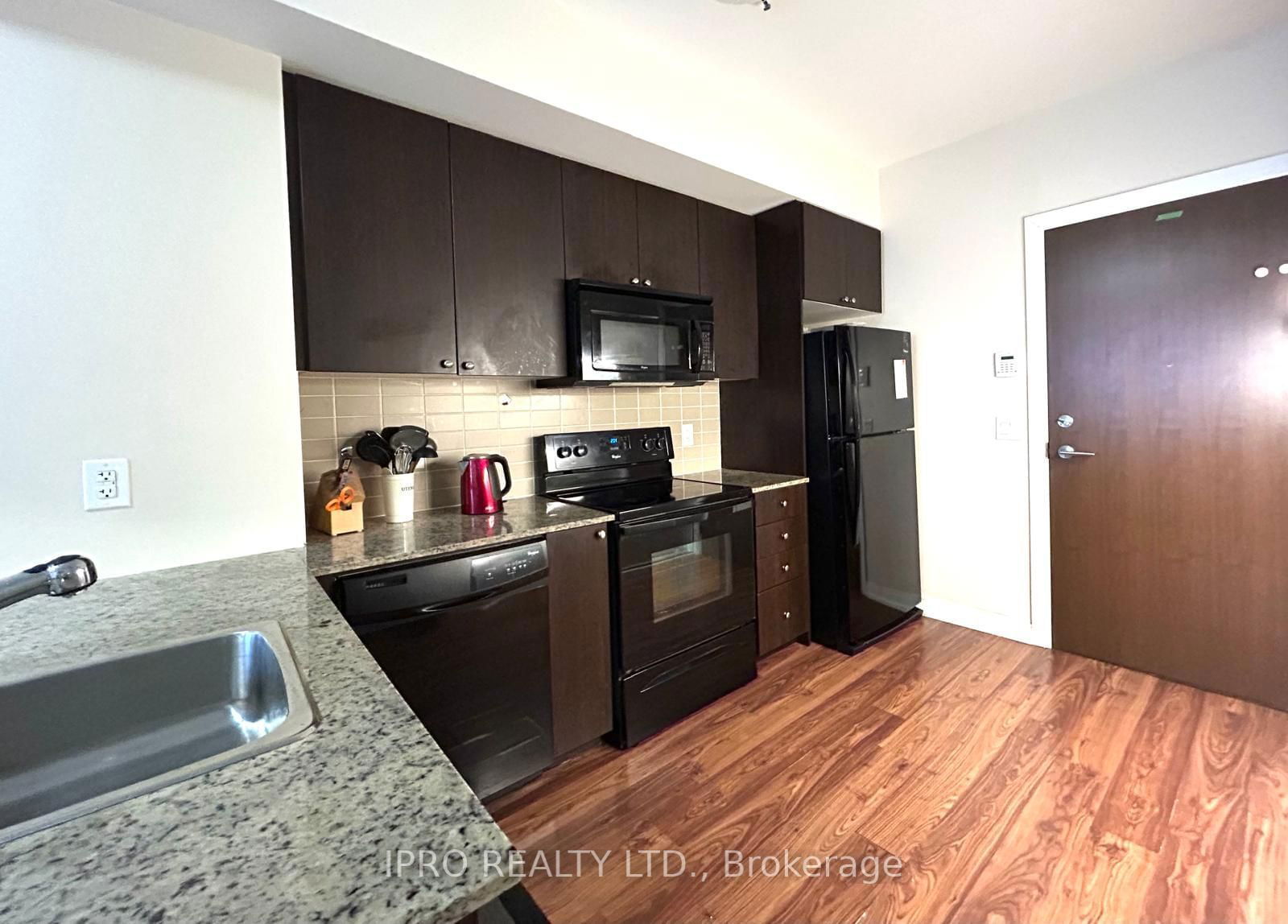 181 VILLAGE GREEN Sq, unit 214 for sale