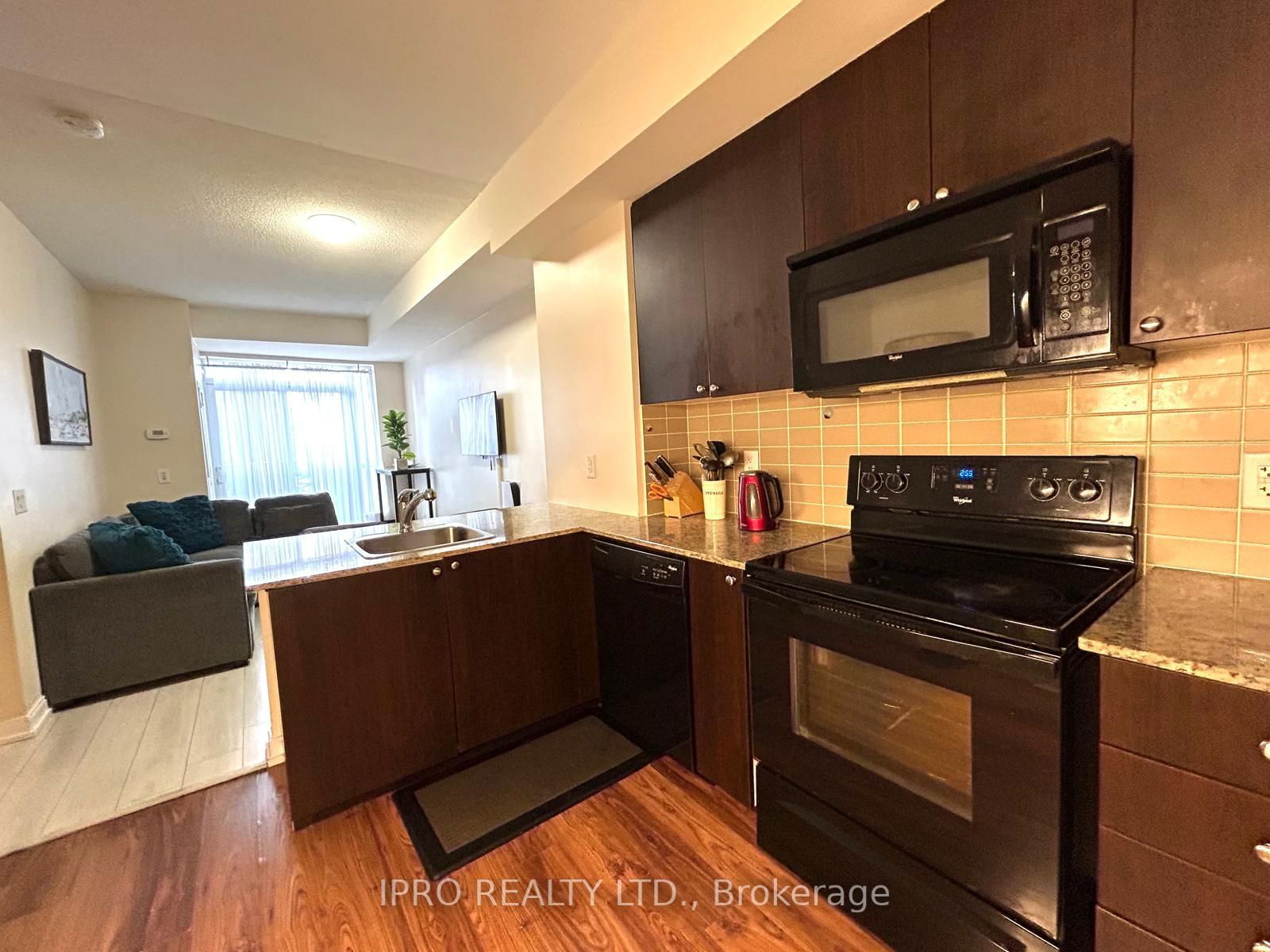 181 VILLAGE GREEN Sq, unit 214 for sale