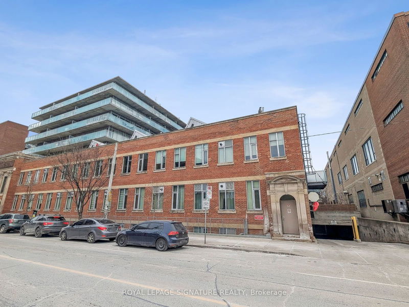 201 Carlaw Ave, unit 702 for sale