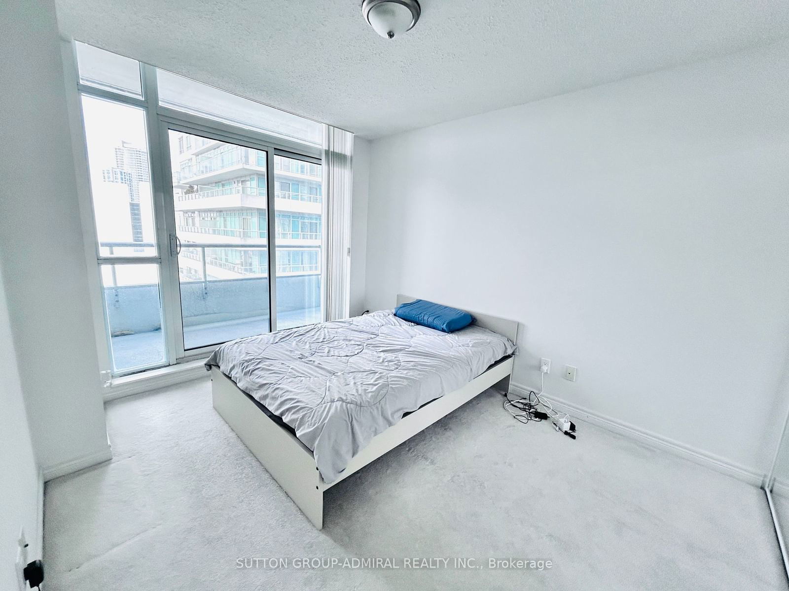 50 Town Centre Crt, unit 603 for rent