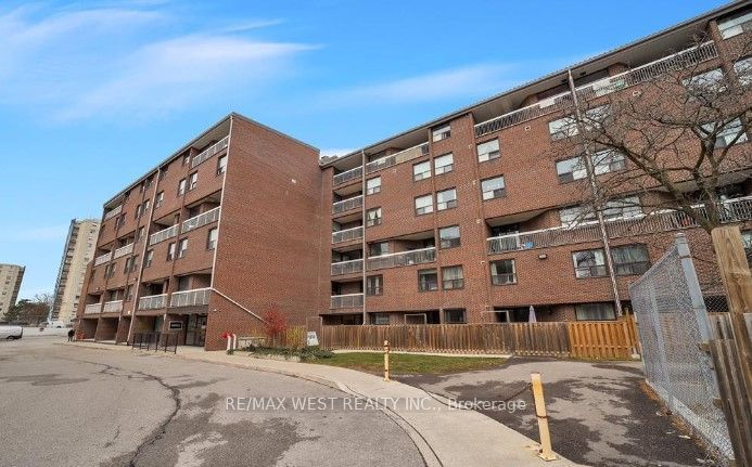 4062 Lawrence Ave E, unit 306 for sale