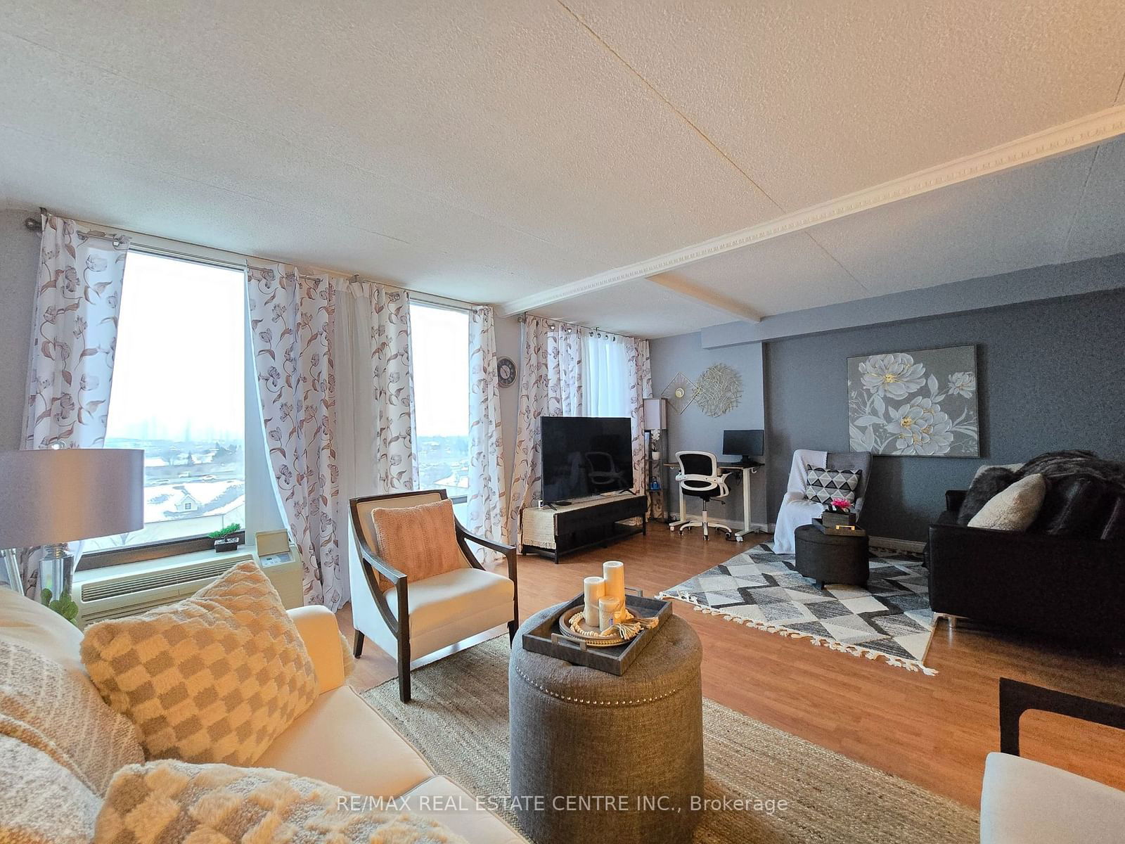 1540 Pickering Pkwy, unit 609 for sale