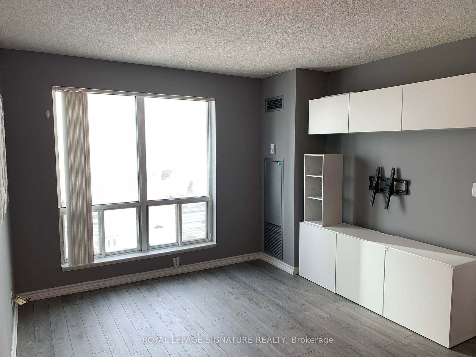 1 Lee Centre Dr, unit 1813 for rent