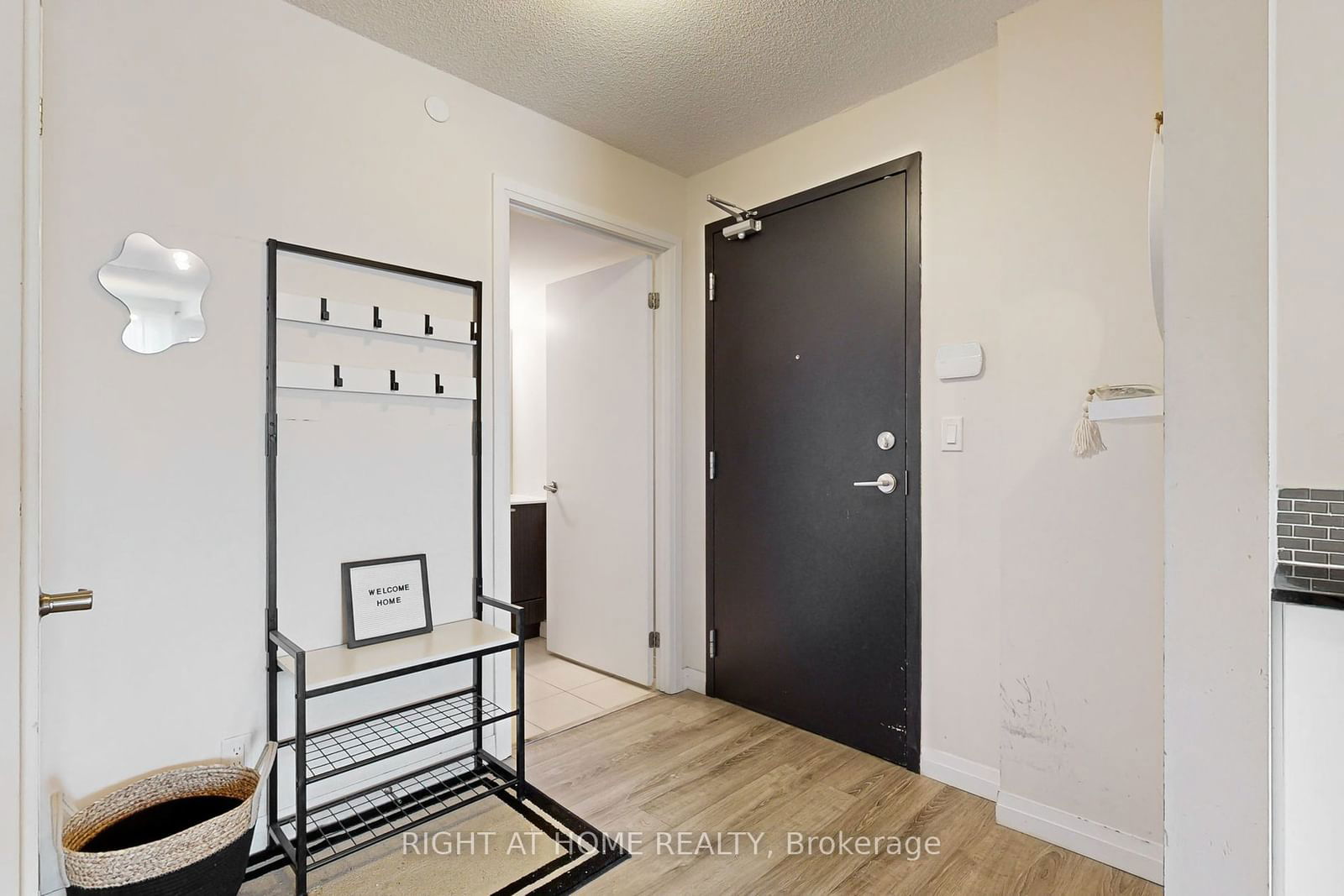 2150 Lawrence Ave E, unit 812 for rent