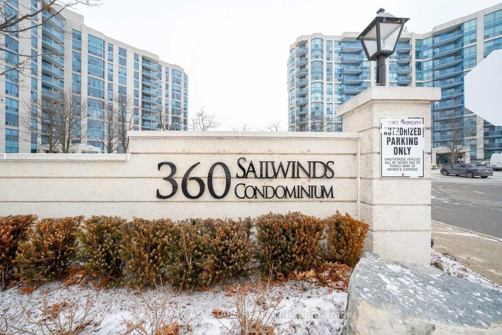 360 Watson St W, unit 708 for sale