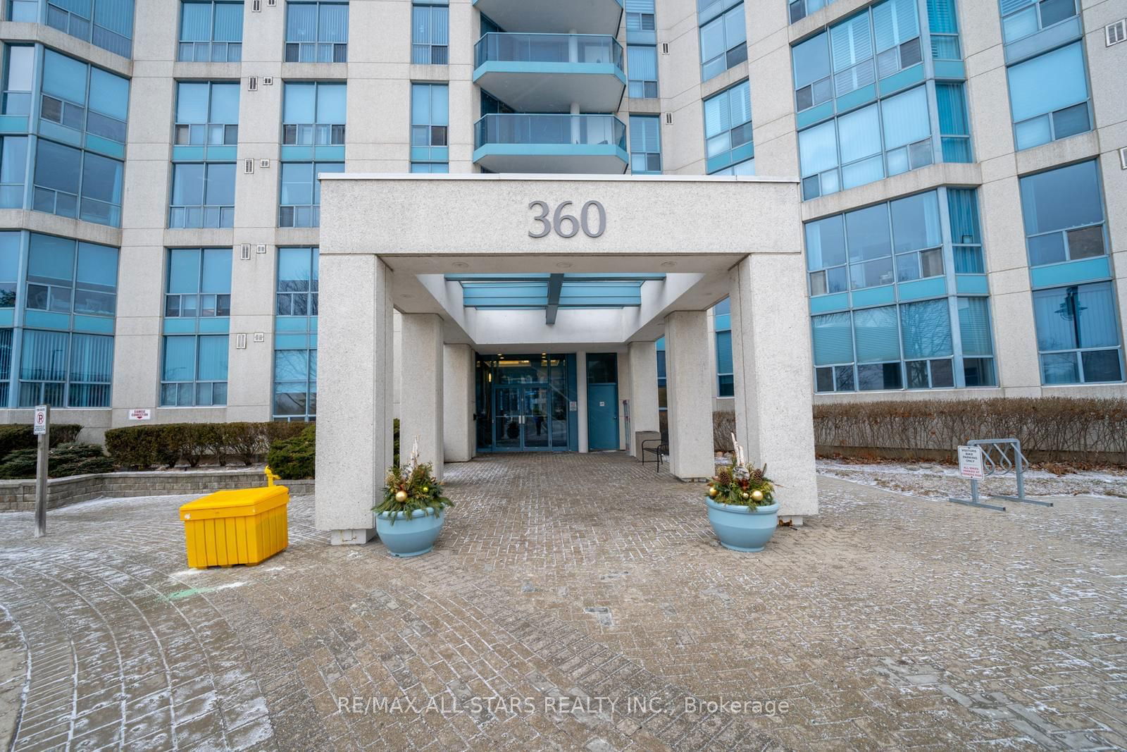 360 Watson St W, unit 708 for sale