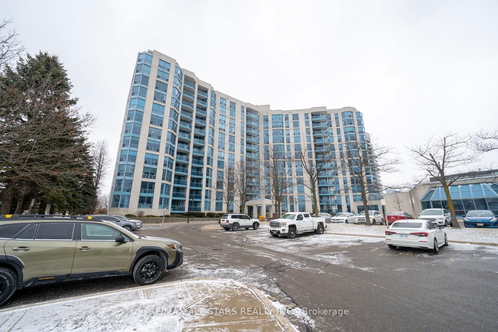 360 Watson St W, unit 708 for sale