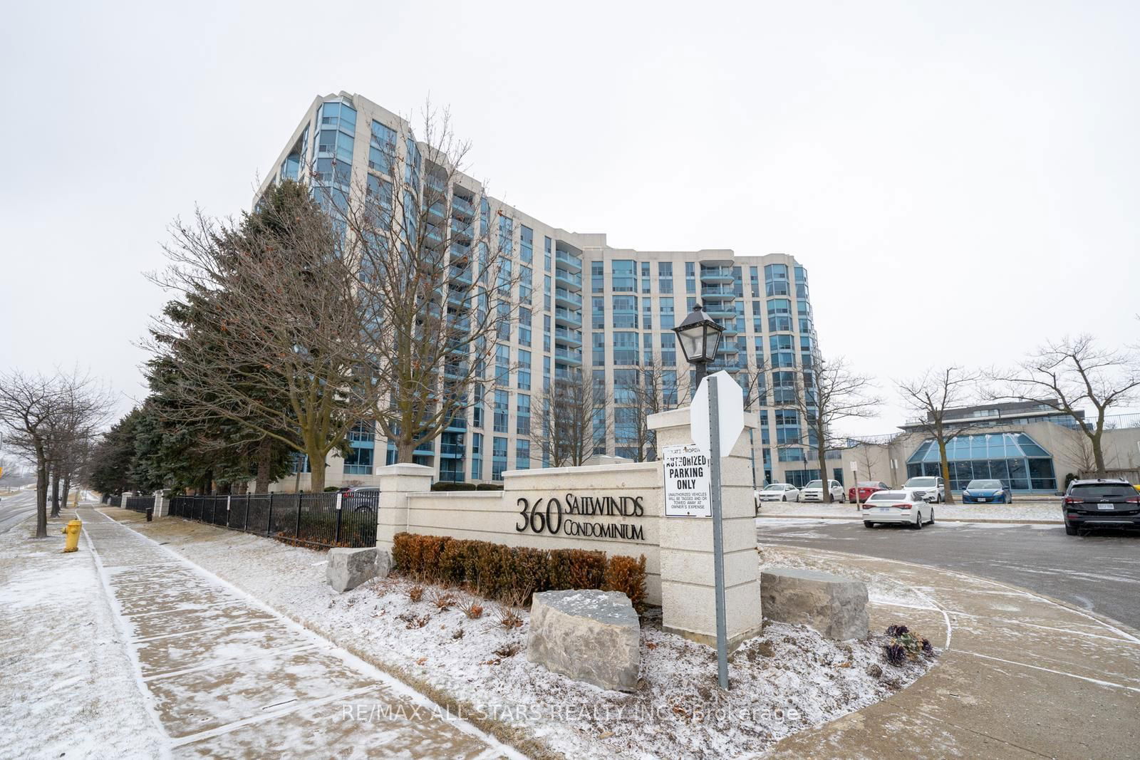 360 Watson St W, unit 708 for sale