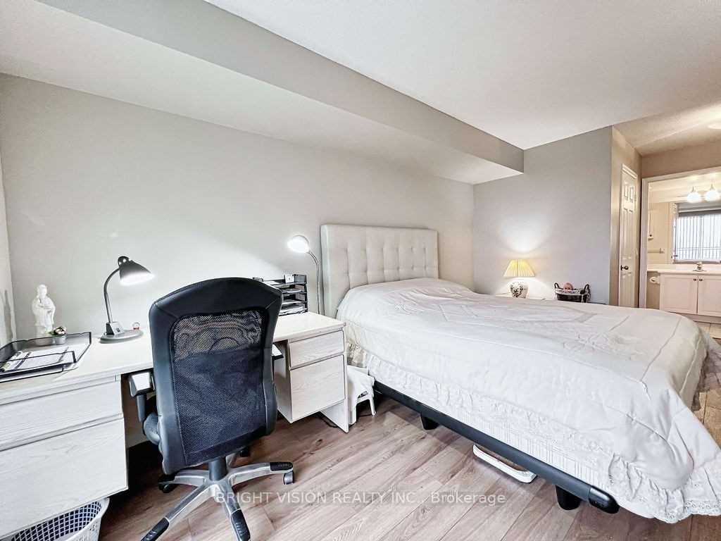 5001 Finch Ave E, unit 1501 for rent