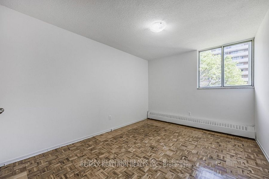 5 Glamorgan Ave, unit 412 for rent