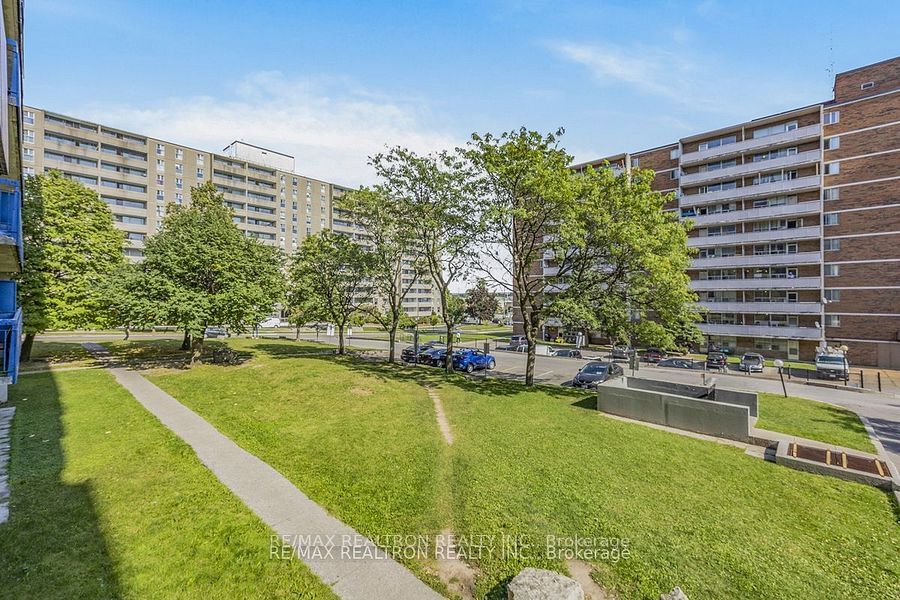 5 Glamorgan Ave, unit 412 for rent