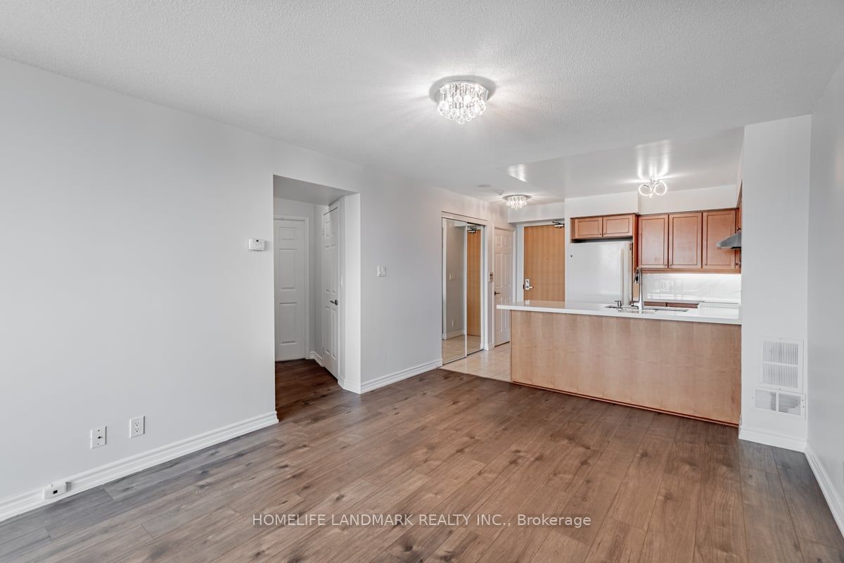 68 Grangeway Ave, unit 306 for sale