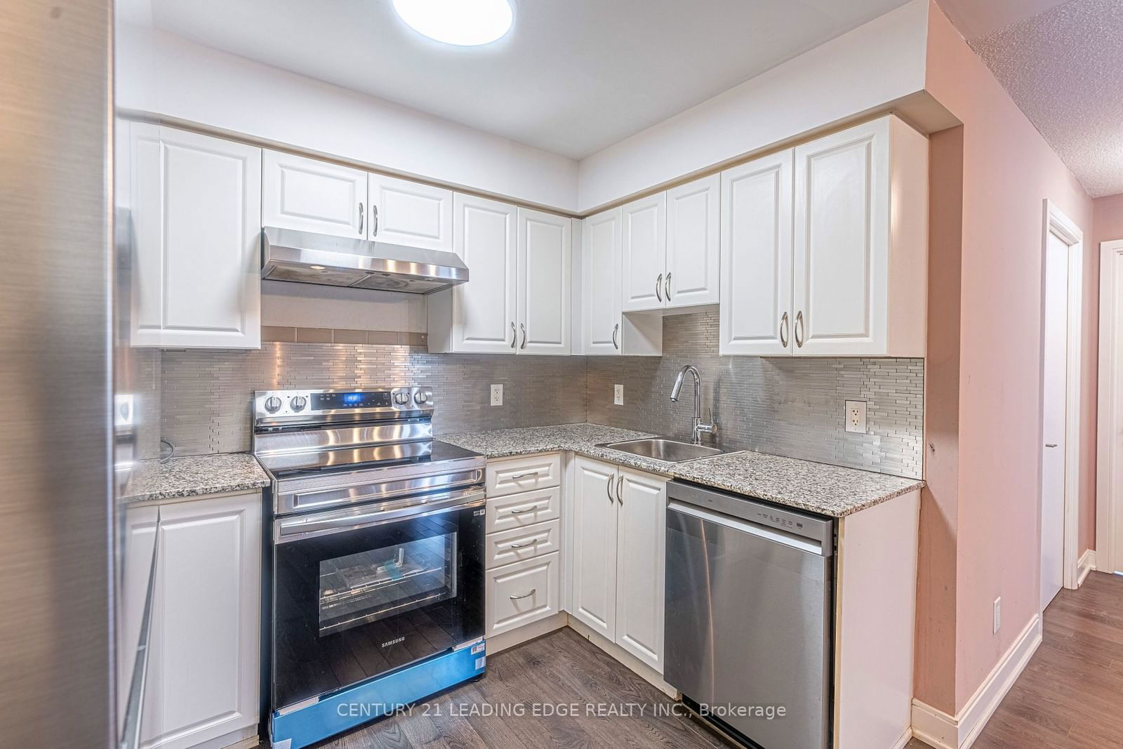 125 Village Green Sq, unit 2903 for rent