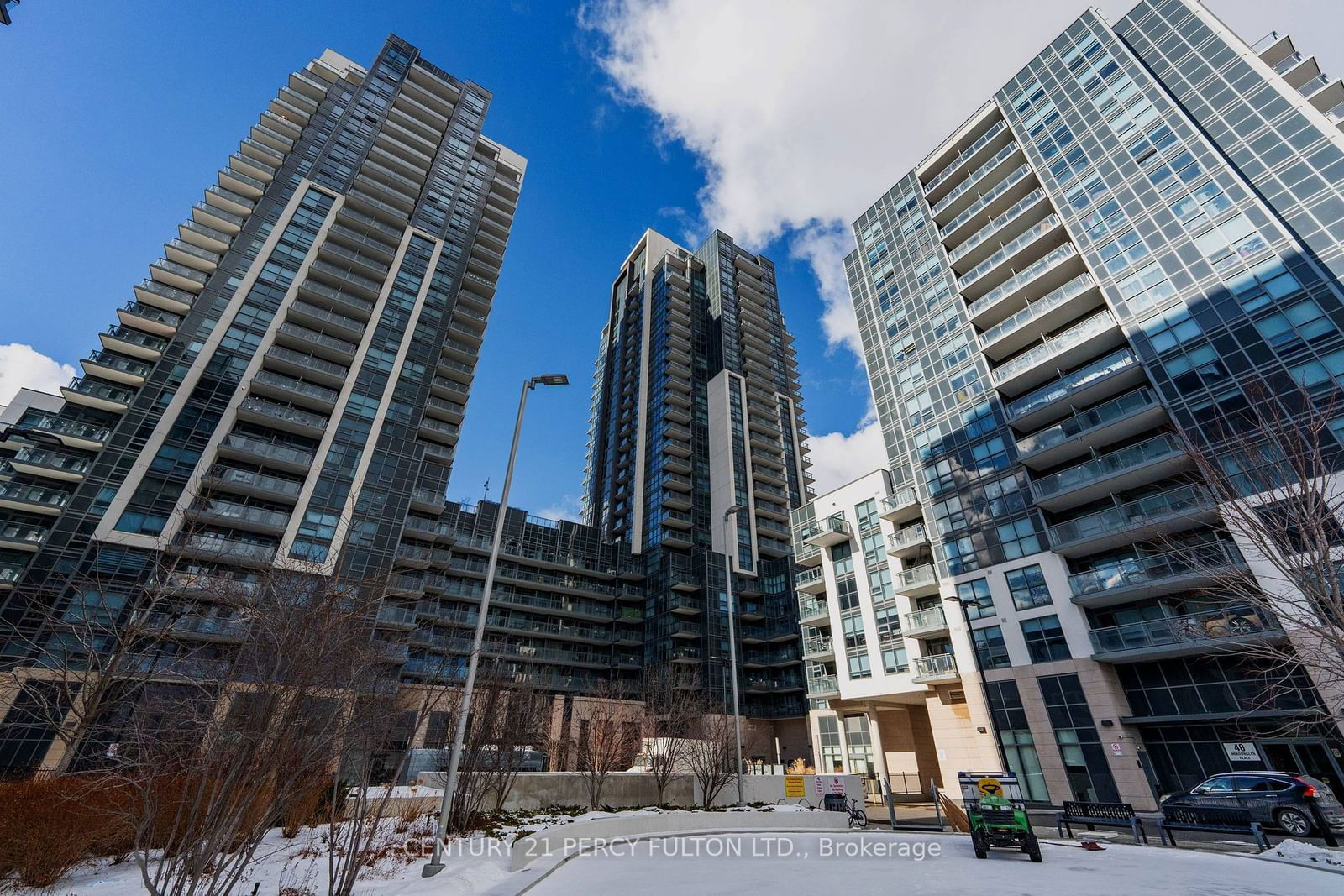 30 Meadowglen Pl, unit 704 for sale