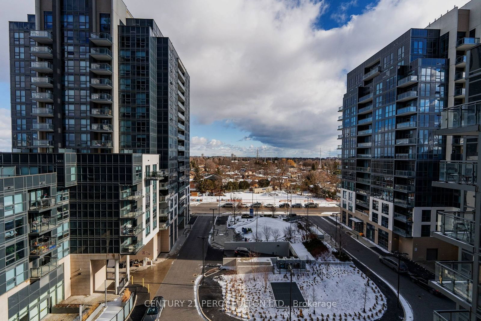 30 Meadowglen Pl, unit 704 for sale