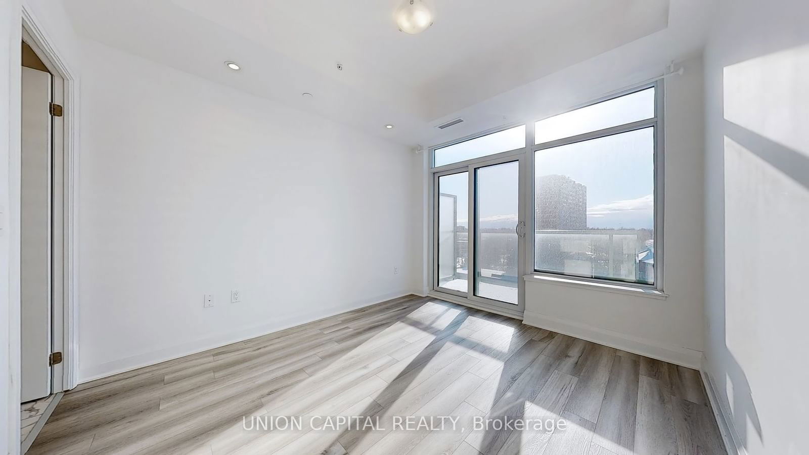 3220 Sheppard Ave E, unit 610 for sale