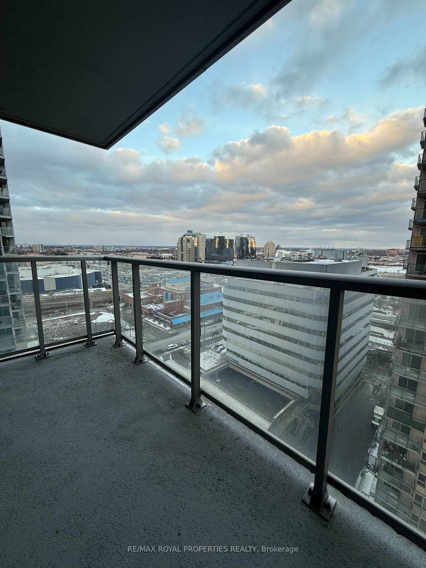 50 Town Centre Crt, unit 1508 for rent