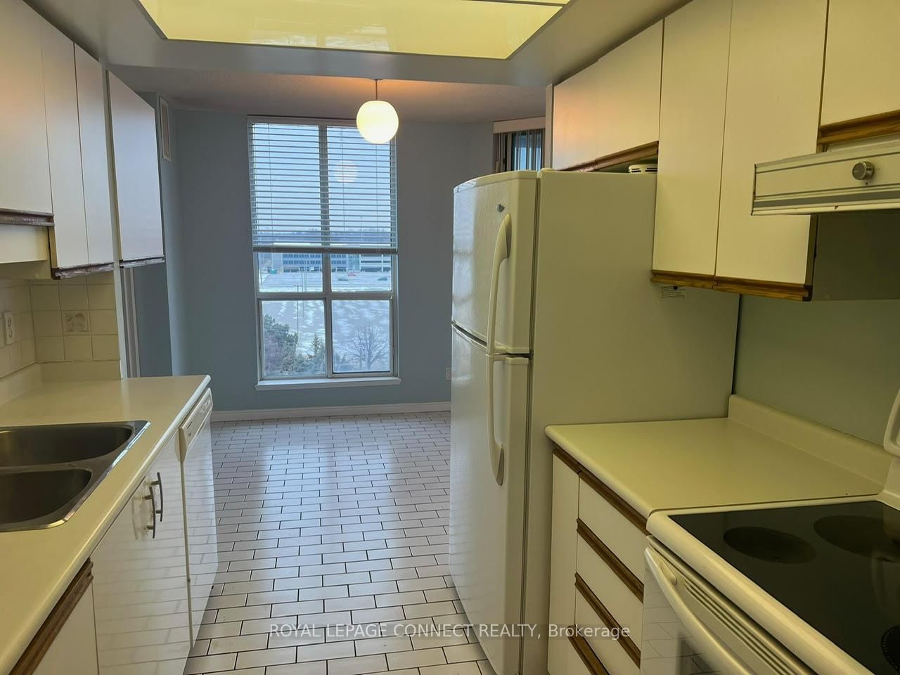 360 Watson St W, unit 809 for rent