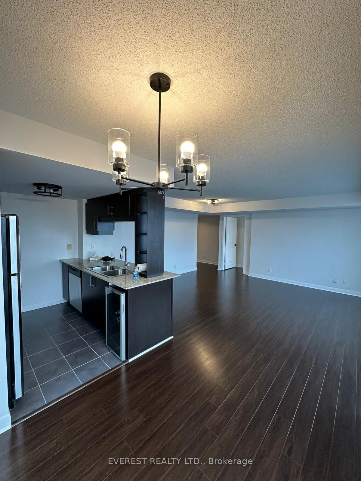 25 Town Centre Crt, unit 3305 for rent