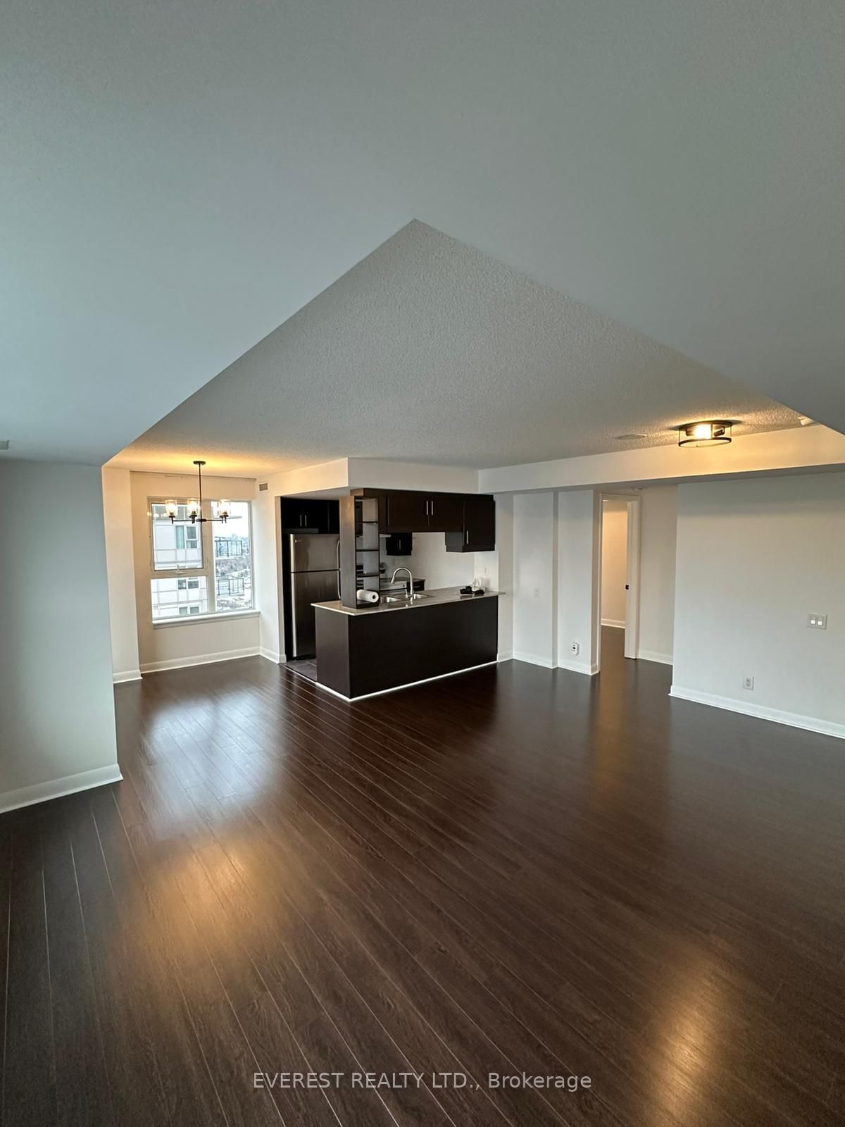 25 Town Centre Crt, unit 3305 for rent