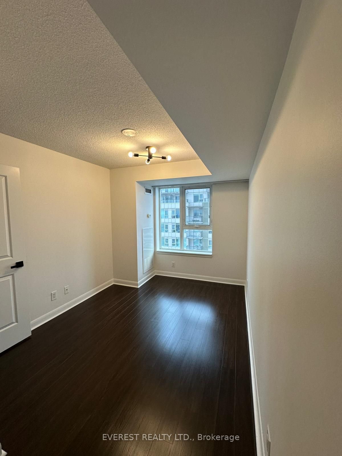 25 Town Centre Crt, unit 3305 for rent